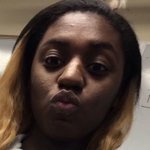 Meet your Posher, Elle